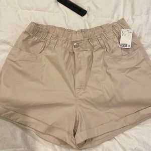 NWT XL Cream H&M Shorts